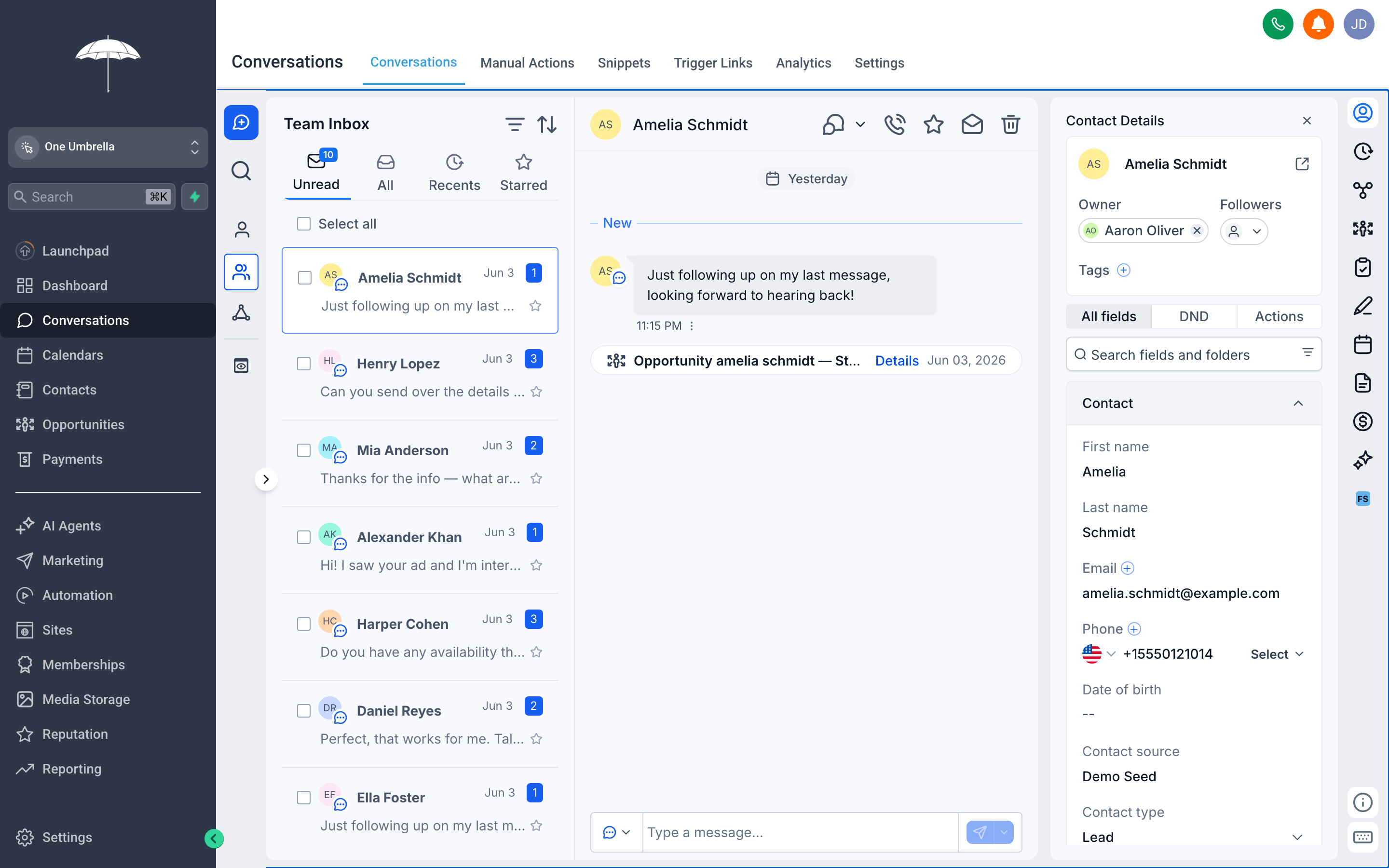 An open conversation thread in the unified inbox showing the message history on the right and the reply box at the bottom